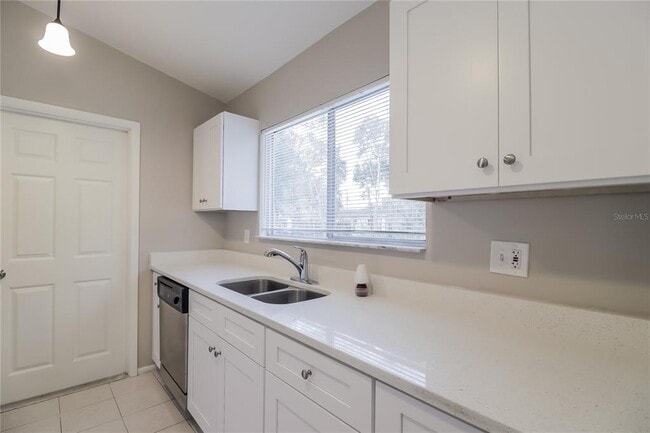 Building Photo - 5353 Pale Horse Dr