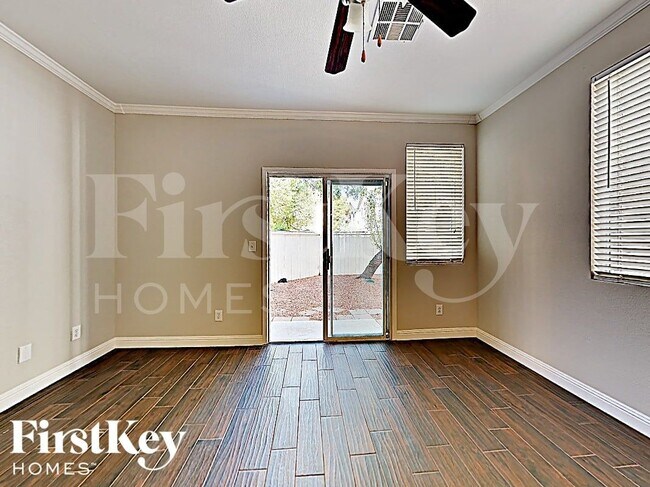 Foto del edificio - 4714 English Lavender Ave