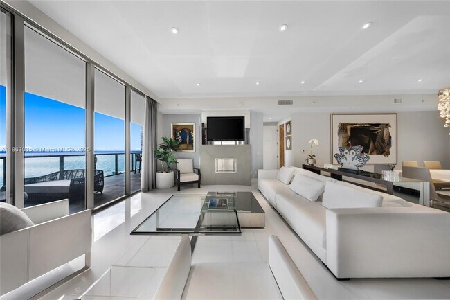 Foto del edificio - 9701 Collins Ave