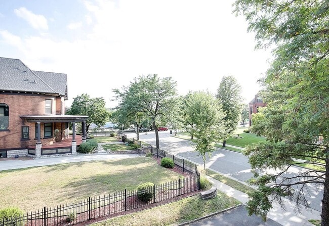 Balcony view - 1609 Elliot Ave