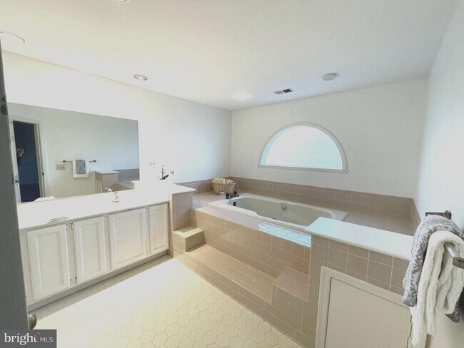 Building Photo - 6319 Chaucer View Cir