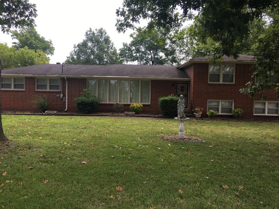 4304 Drakewood Ln, Nashville, TN 37218 House Rental in Nashville, TN
