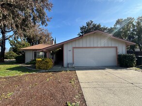 Building Photo - 167 Providence Pl