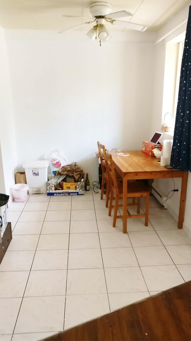 Photo du bâtiment - 3044 Sandwich St.