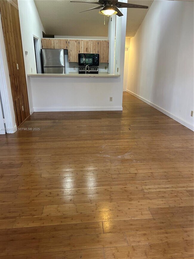 Building Photo - 6857 SW 36th Ct