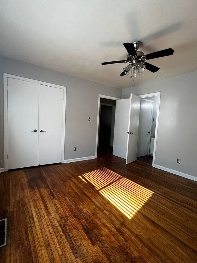 Foto principal - Quiet Midtown Community 2bd/1ba with Fall ...