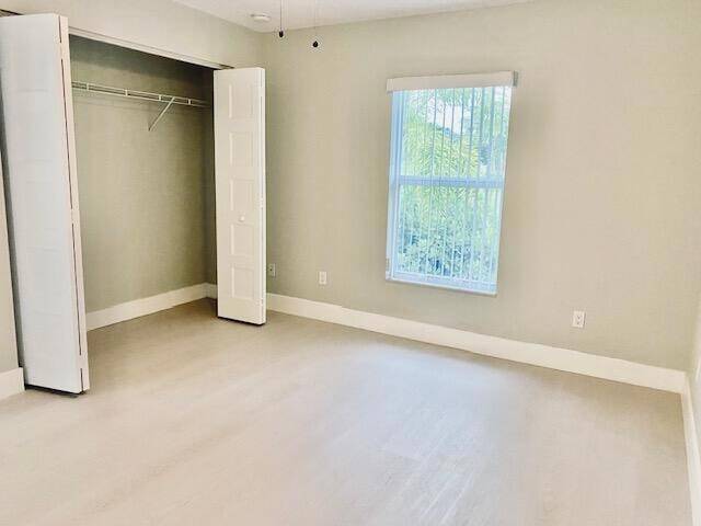 Building Photo - 3260 Hi St