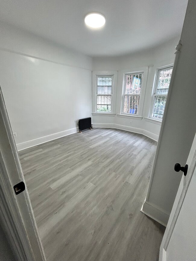 Bedroom - 607 E 17th St