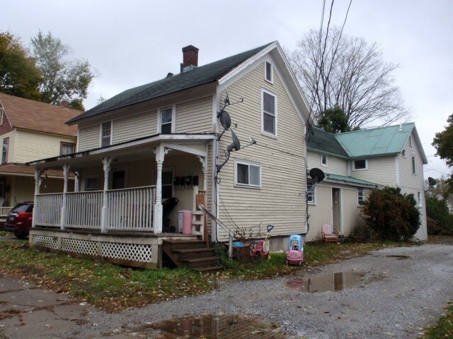 Primary Photo - 54 Terrill St