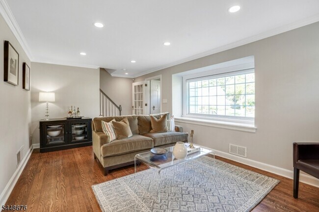 Foto del edificio - 256 Woodland Ave