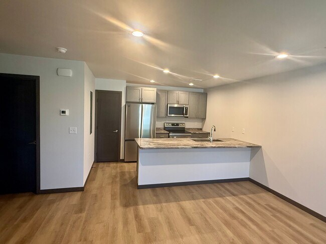 Foto del edificio - 110 36th Ave W