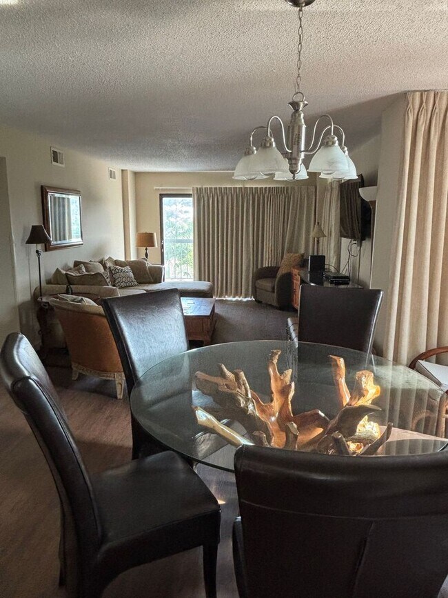 Nice 3 bedroom/3 bath furnished condo near... - Nice 3 bedroom/3 bath furnished condo near...