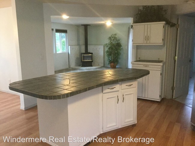 Foto del edificio - 3 br, 2.5 bath House - 7704 129th Dr. SE