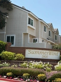 Building Photo - 2800 Plaza del Amo