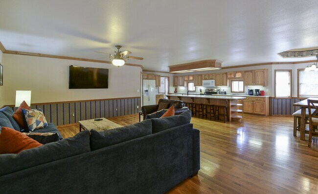 Foto del edificio - 5558 State Hwy 265