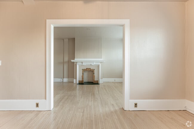 1BR, 1BA - 950SF - Altadena Apartments