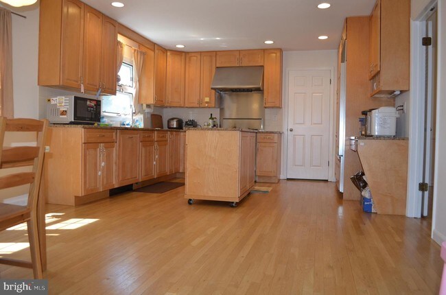 Building Photo - 25 Stonelea Dr