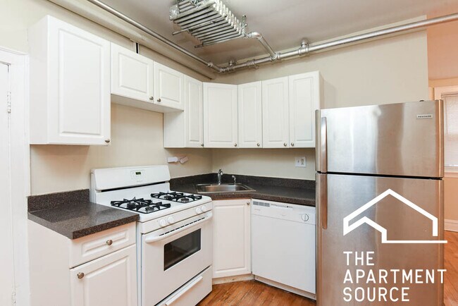 Building Photo - 4828 W Addison St
