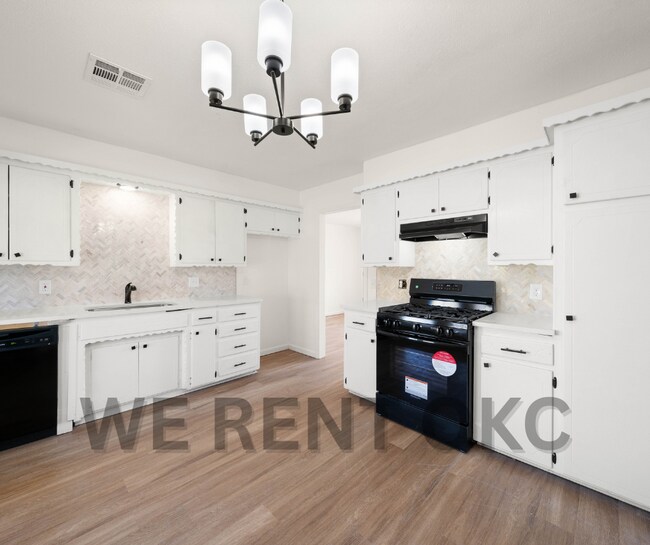 Foto del edificio - 16391 Lynn St