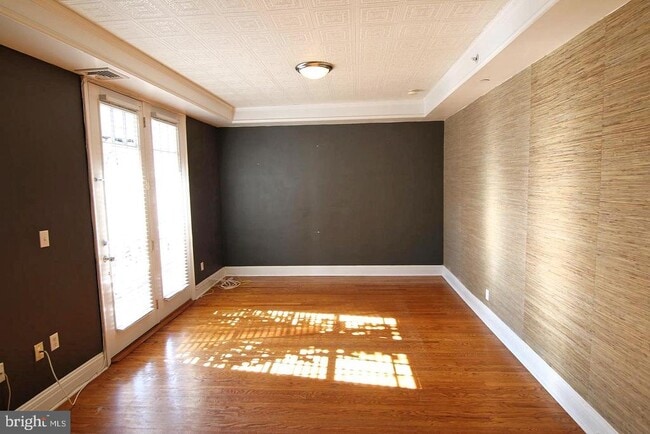 Building Photo - 974 N 5th St