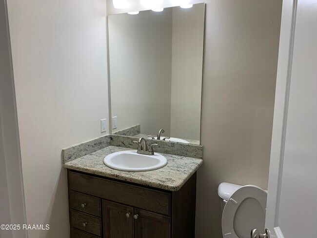 Foto del edificio - 206 Caudill Dr