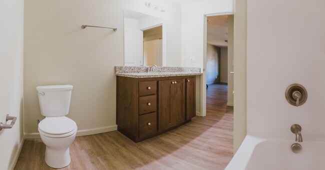 Panorámica del baño de Cascade Commons - Cascade View Commons