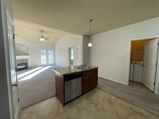 Foto del edificio - Low Maintenance, 2 Bedroom, 2 Bath Townhom...