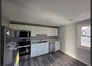 Building Photo - 107 Grundy St