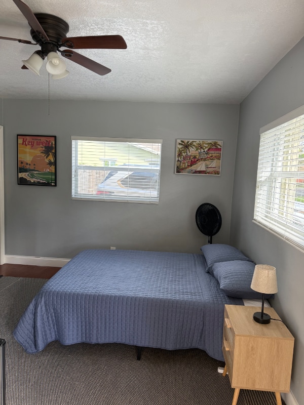 Building Photo - 2419 NE 2nd Ave