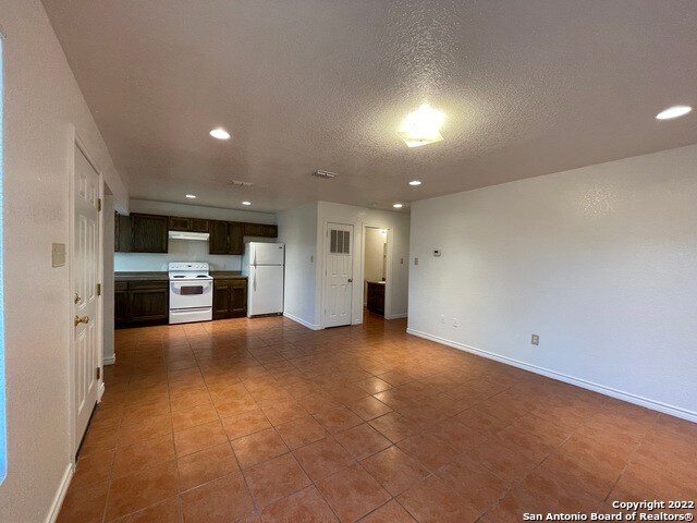 Building Photo - 1721 Quintana Rd