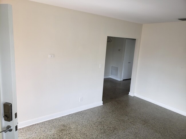 Building Photo - 3637 S Olive Ave