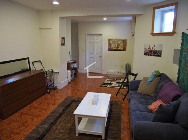 Foto del edificio - Very nice 4 bed available Sept. 1st