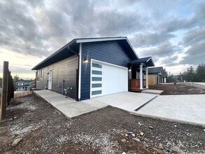 Building Photo - 1164 W Ridge Dr