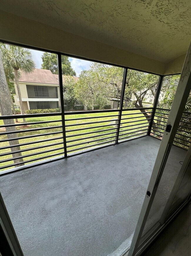 Foto del edificio - 610 Gardens Dr