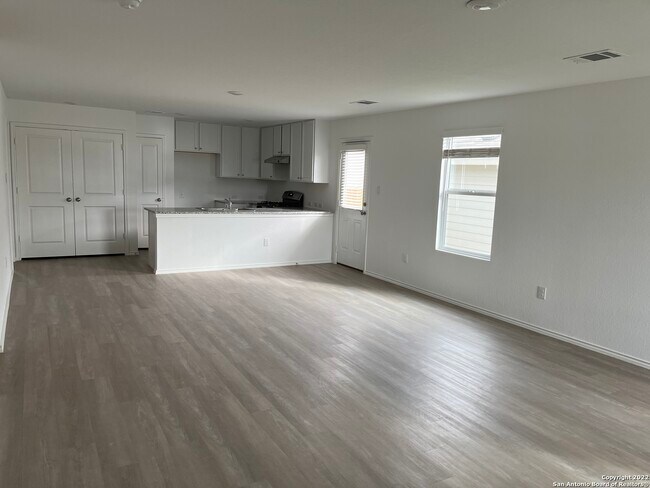 Foto del edificio - 6507 Scarecrow Wy