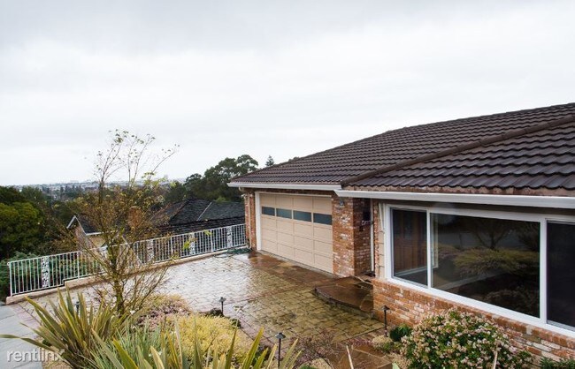 Foto del edificio - 4 br, 3 bath House - 827 Viewridge Drive