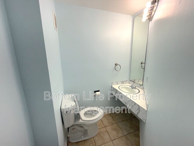 Foto del edificio - 7838 Hummingbird Ln