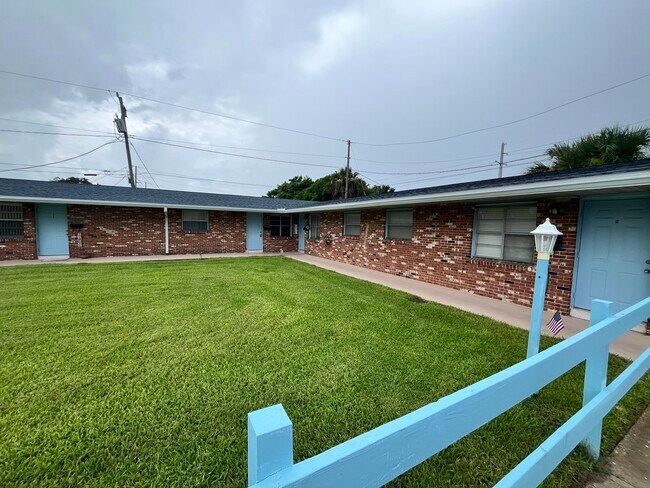 Building Photo - 595 Cinnamon Dr