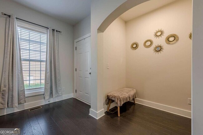 Foto del edificio - 6079 Joybrook Rd