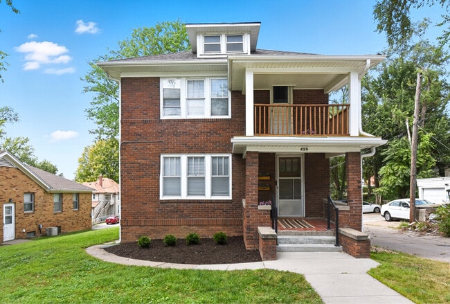 Building Photo - 828 N 41st Ave