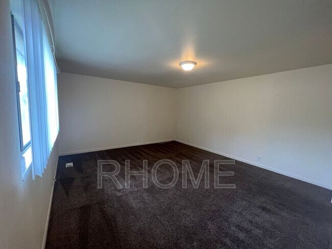 Foto del edificio - 267 W Center St