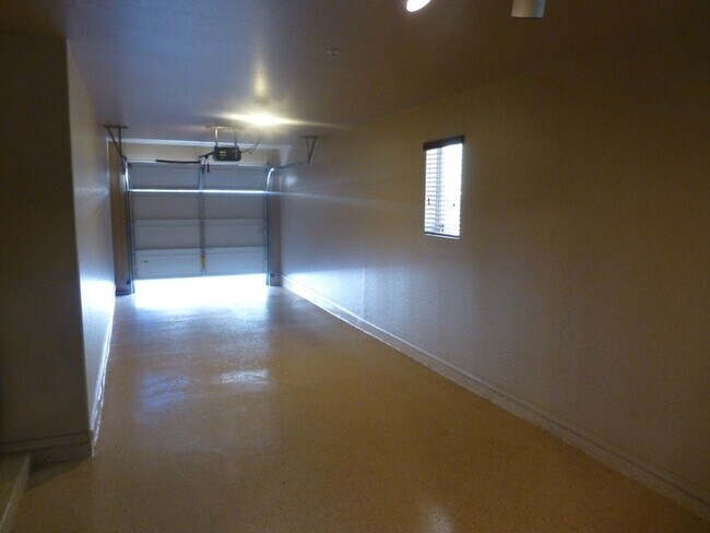 Foto del edificio - 477 N Alder Ct