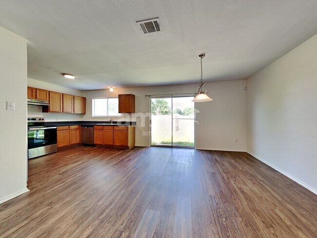 Foto del edificio - 4713 Bridlewood Ln