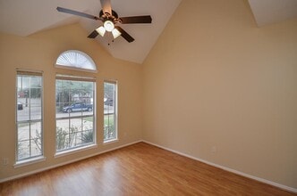 Building Photo - 139 Skycrest Dr