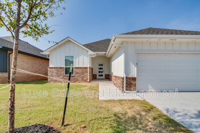 Building Photo - 8301 NW 163rd Ter