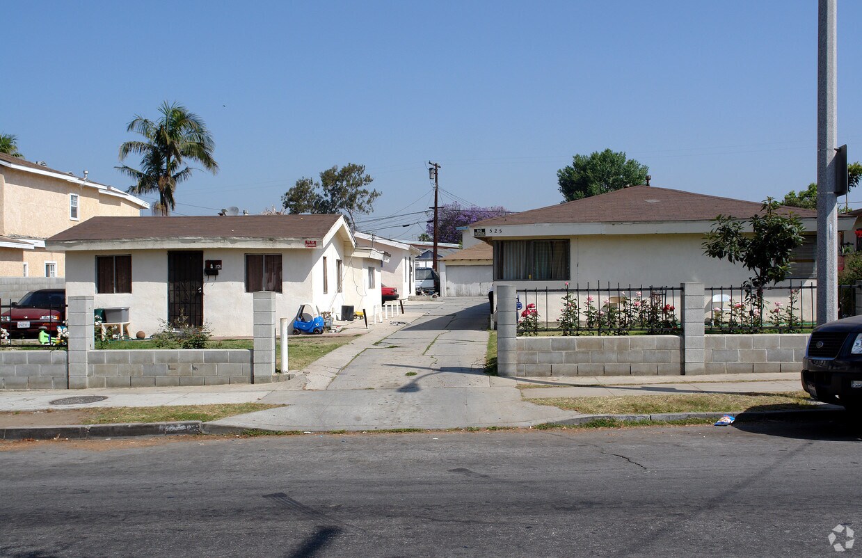 Building Photo - 521-525 E Hyde Park Blvd