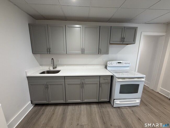 Building Photo - 170 N State St