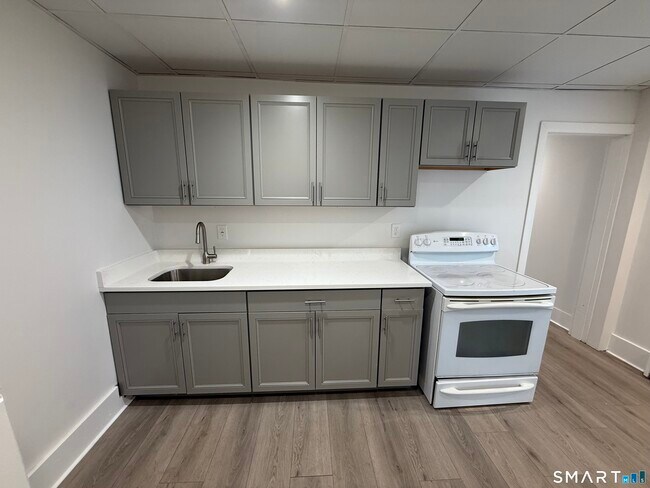 Foto del edificio - 170 N State St