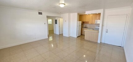 Building Photo - 110 SE 2nd St