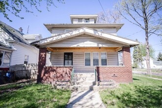 Building Photo - 532 Dover Pl